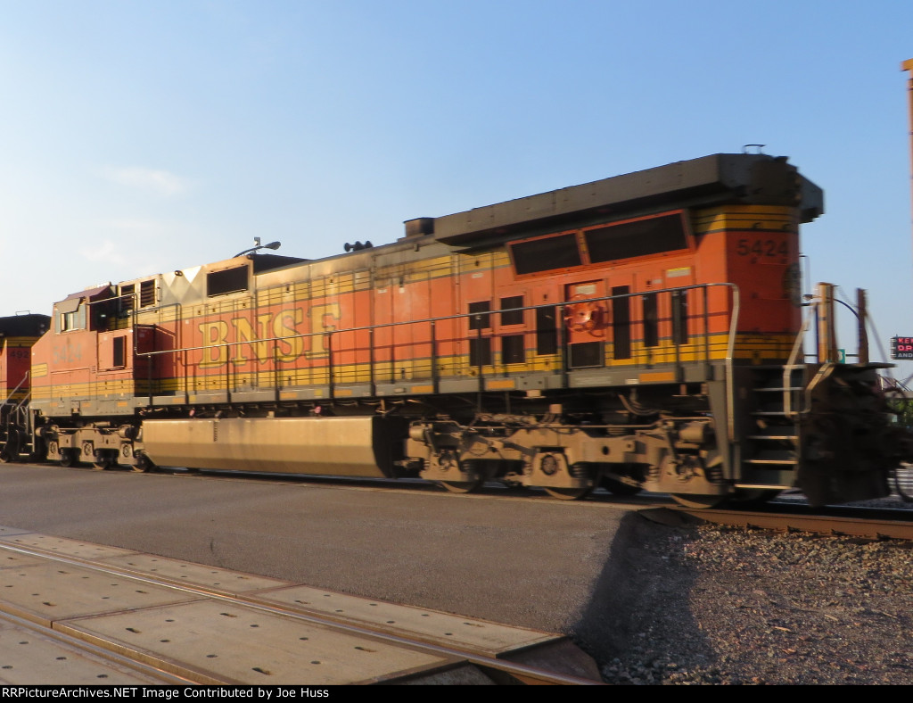 BNSF 5424